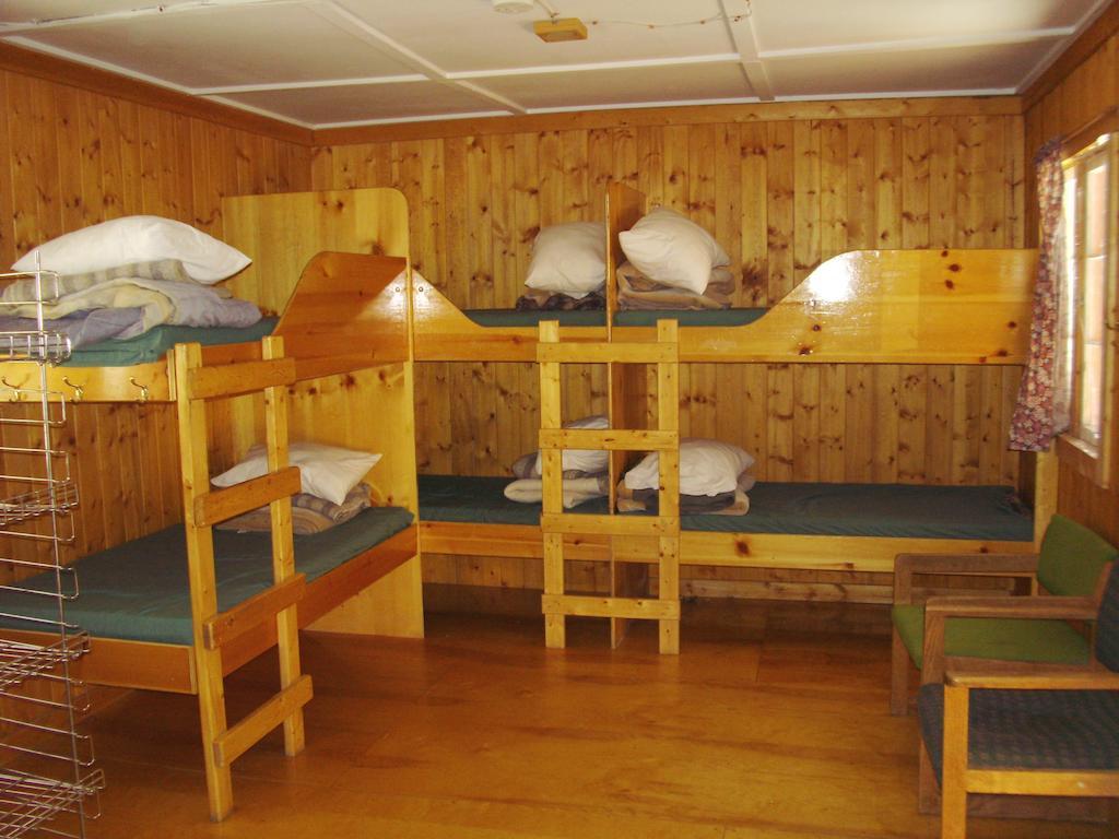 HI Mosquito Creek Hostel Lake Louise Kamer foto